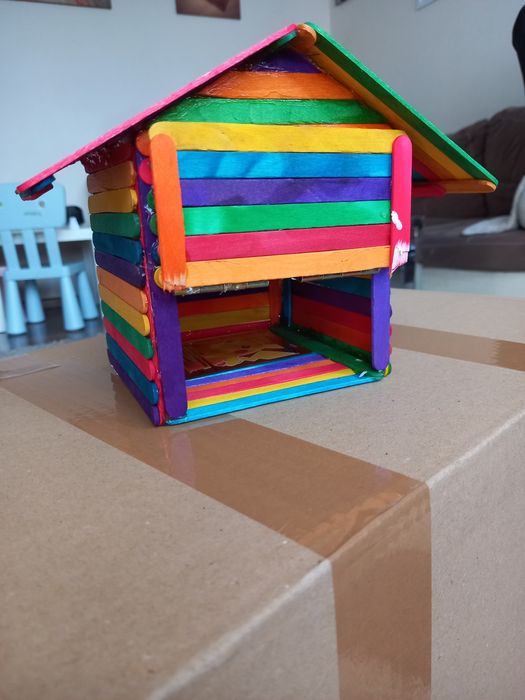 Sprzedam domek, karmnik dla ptakow