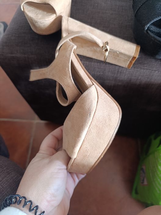 Sapatos a imitar camurça