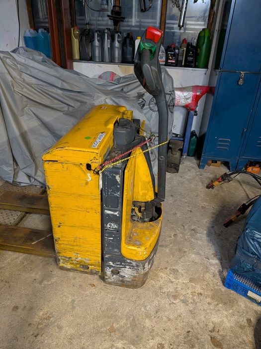 Sprzedam sztaplarka akumulatorowa