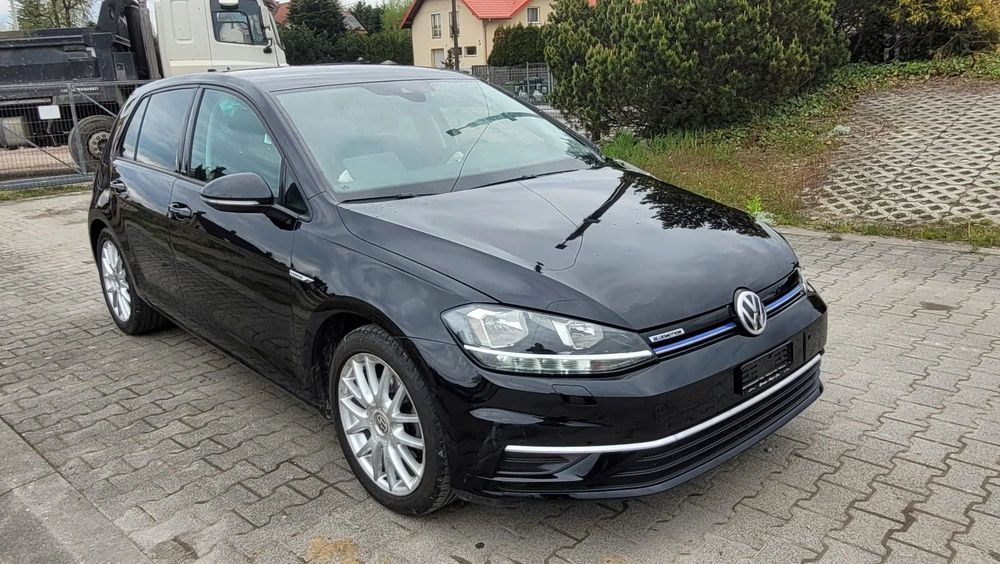 Volkswagen Golf 1.5 Benzyna 130KM  IQ Drive - Niski przebieg - Szwajcaria - Tanio