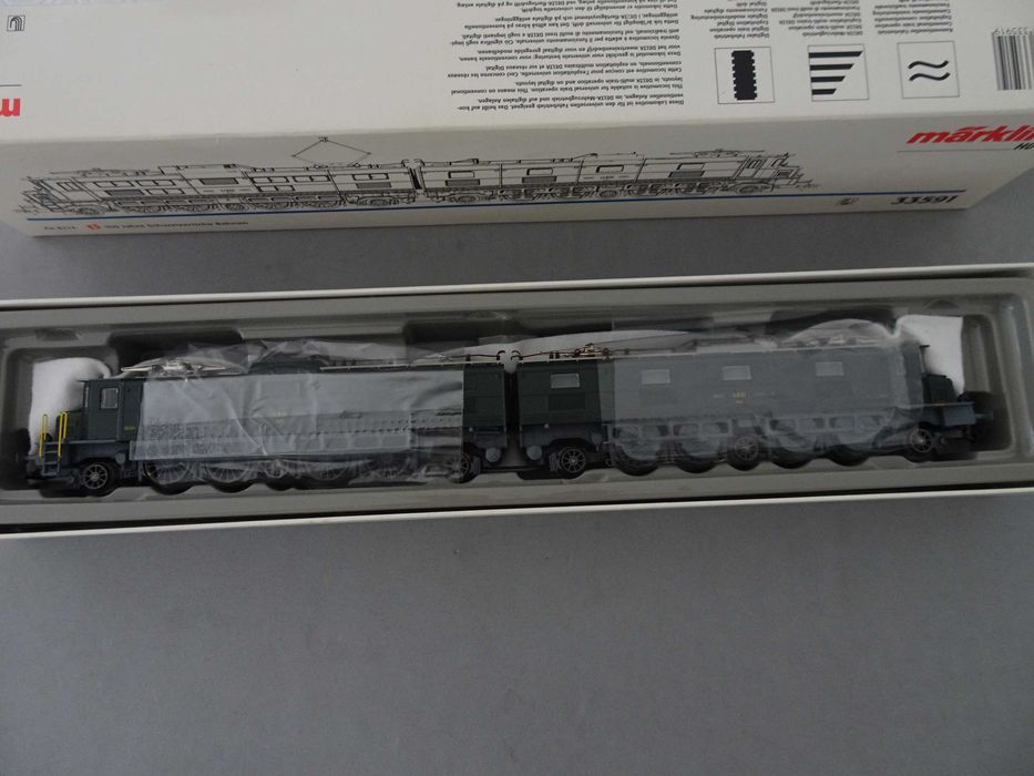 Locomotiva Marklin HO 33591 Ae 8/14 na caixa - Edição comemorativa dos 150 anos dos caminhos-de-ferro suiços