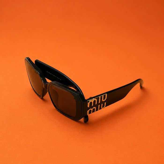 Oculos Sol Miu Miu de senhora em caixa