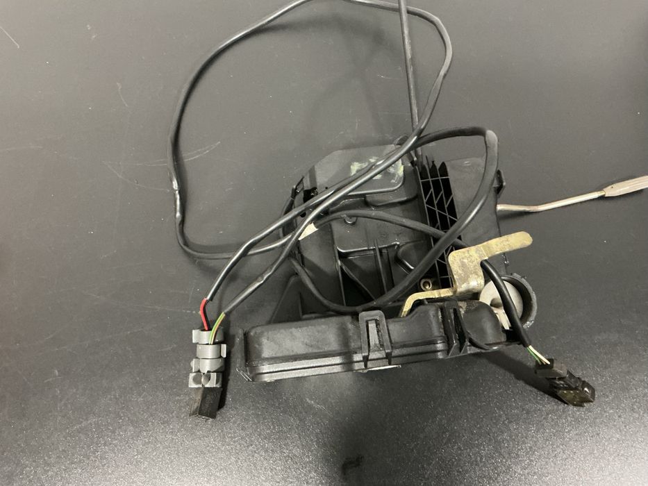 fechadura da porta frente esquerda w211 e270 cdu ano 2005