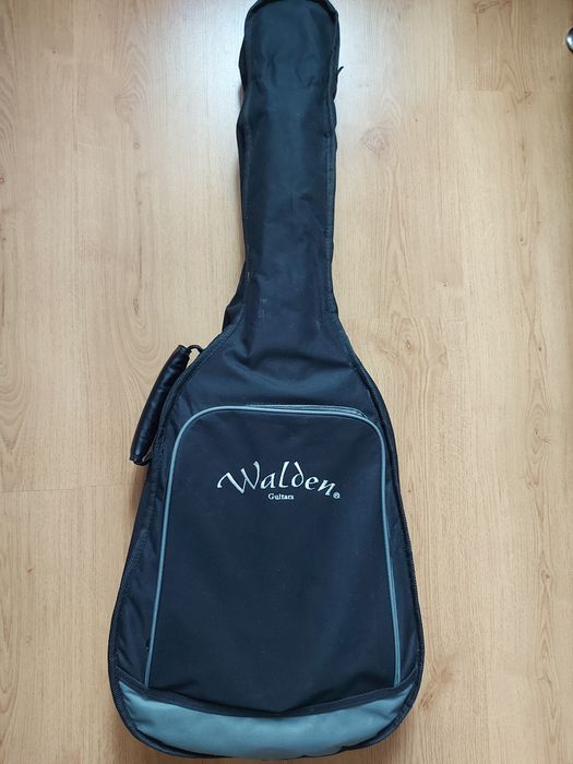 Gitara klasyczna Walden jak nowa + podnóżek, kostki, kapodaster
