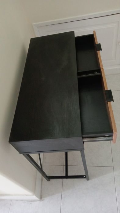 Mesa para hall de entrada