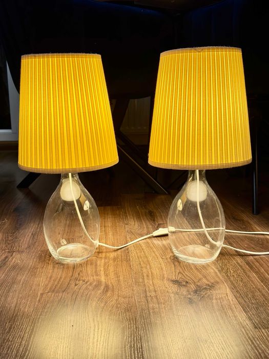 2 lampy szklane z bezowymi kloszami