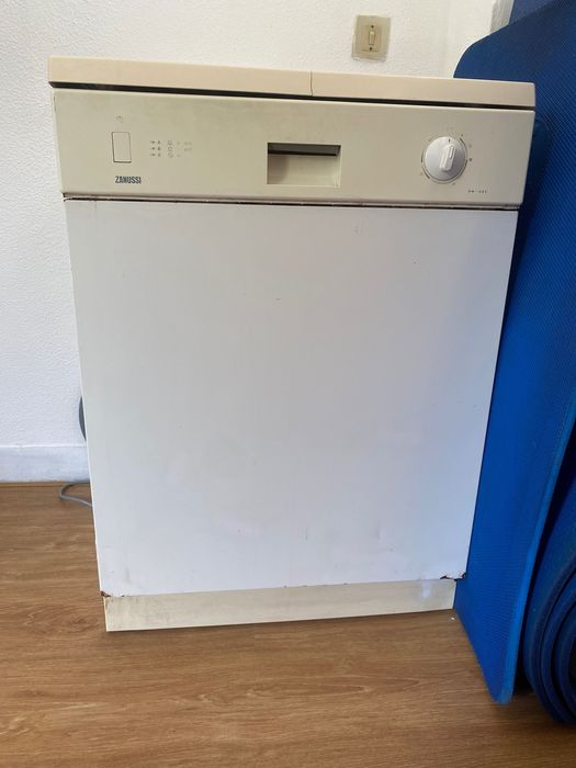 Máquina de lavar loiça Zanussi