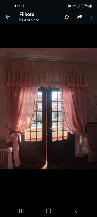 Pendentes de cortinados e folhopuff