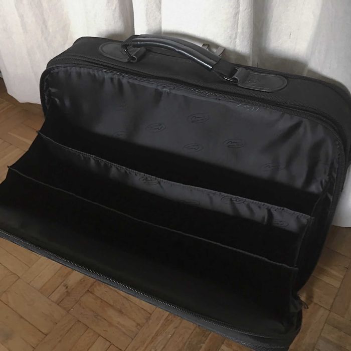 Teczka na laptop z przegródkami na dokumenty