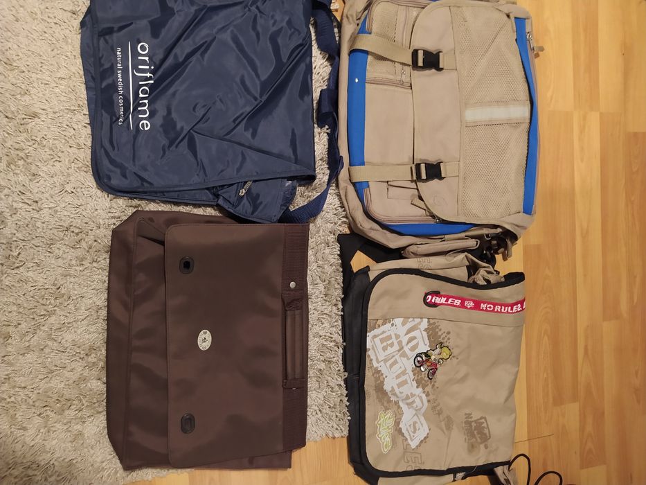 Mochilas tira colo e outras de praia