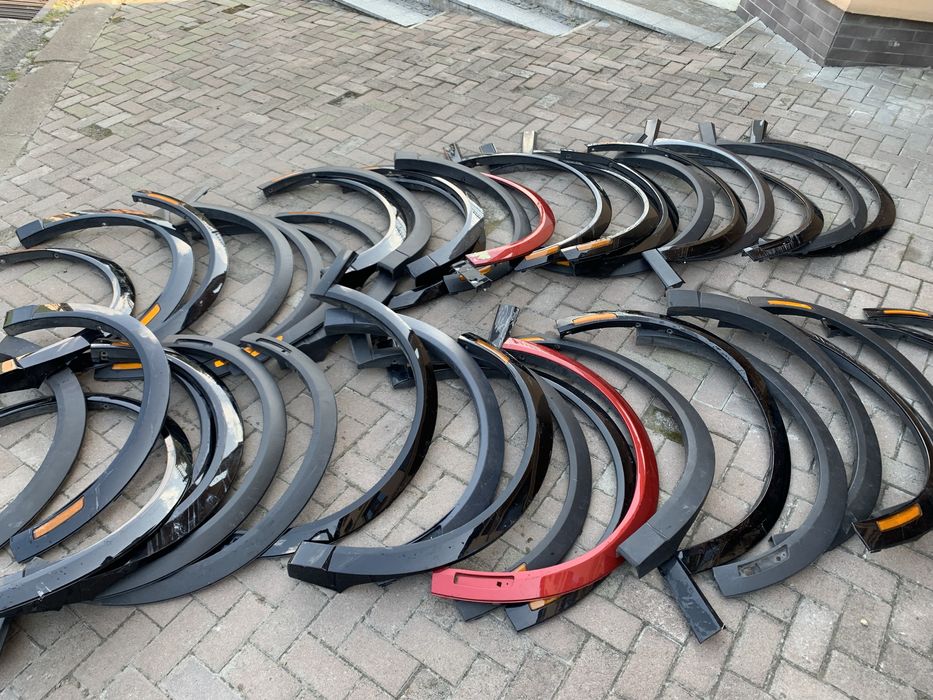 Ford Mustang Mach E накладка крила