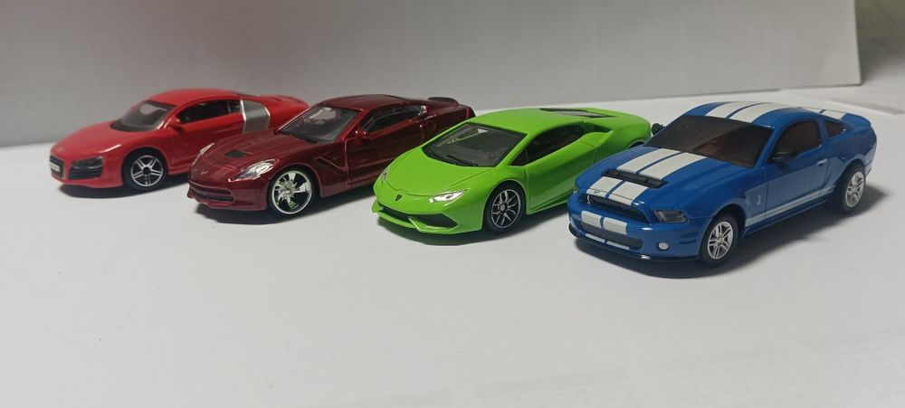 Carros escala 1/43 (lote de 20 carros)