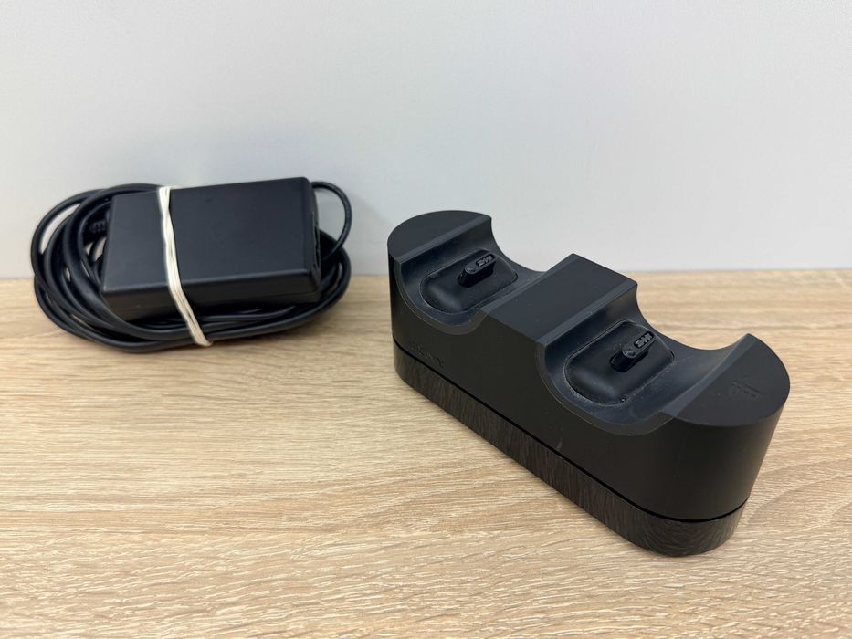 ŁADOWARKA SONY CUH-ZDC1 – stacja dokująca do padów PS4