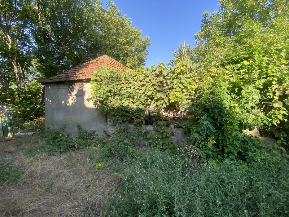 Будинок у Грушівці по центральній вулиці, можна під бізнес