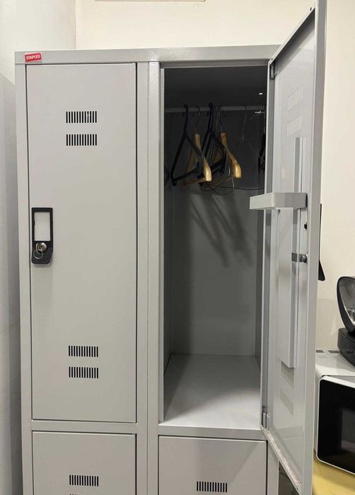 Cacifo metálico com 4 compartimentos individuais 191 x 60 x 50 cm