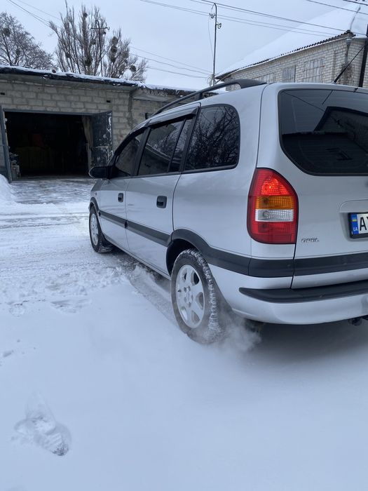 Продам Opel Zafita