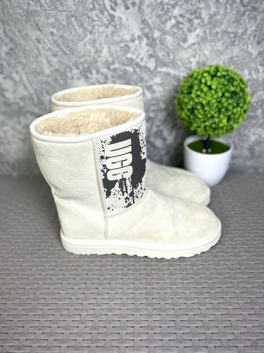 UGG угги ботинки сапоги 38 размер женские бежевые