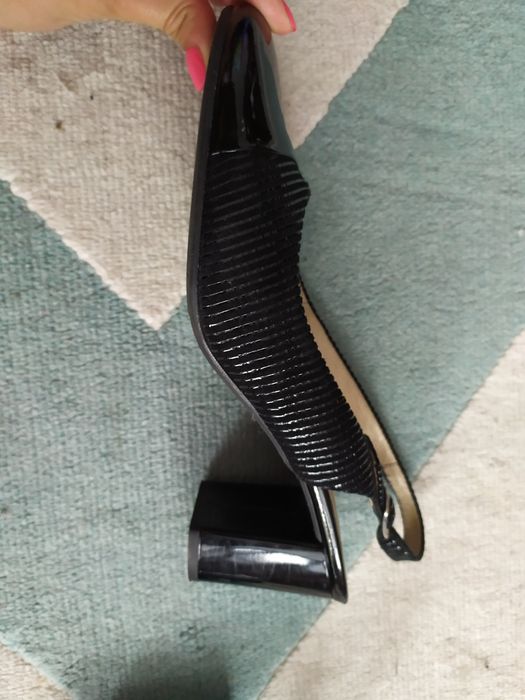 Skórzane sandały firmy Marco Shoes