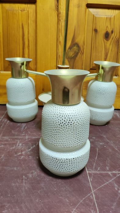 Продам люстру на 3 лампочки