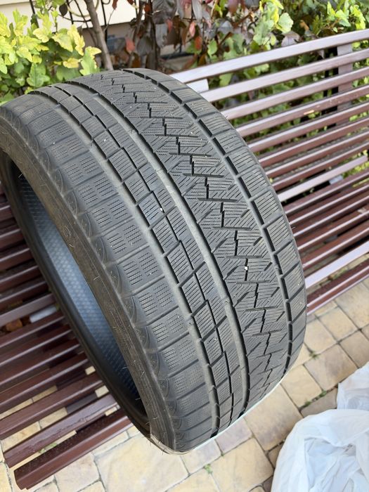 Продам комплект разноширокой резины Triagle snowlink 275 35 R20  245 40 R20