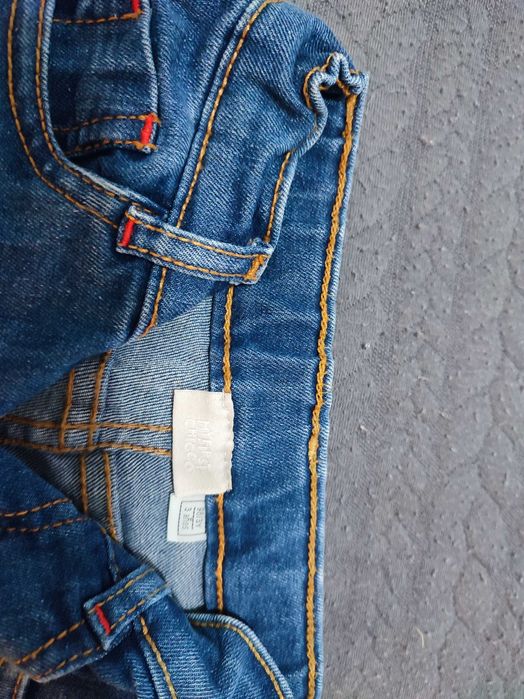 Calças e jardineiras de menino