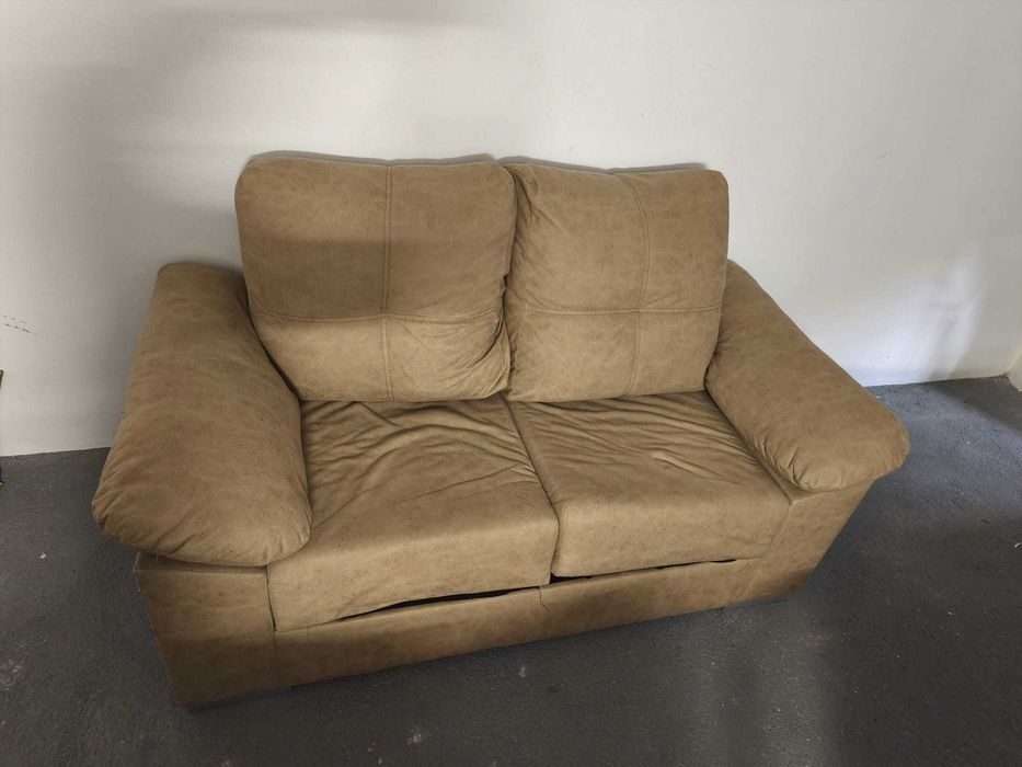 Sofá castanho como novo