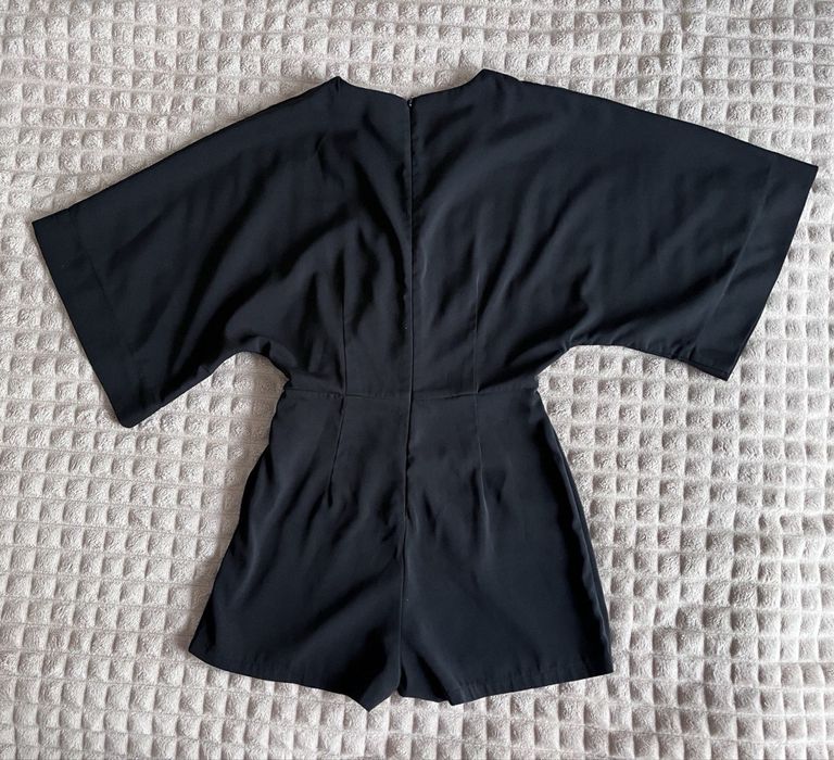 Красивий чорний комбінезон, р. S/8/36, стан ідеальний, можливий торг