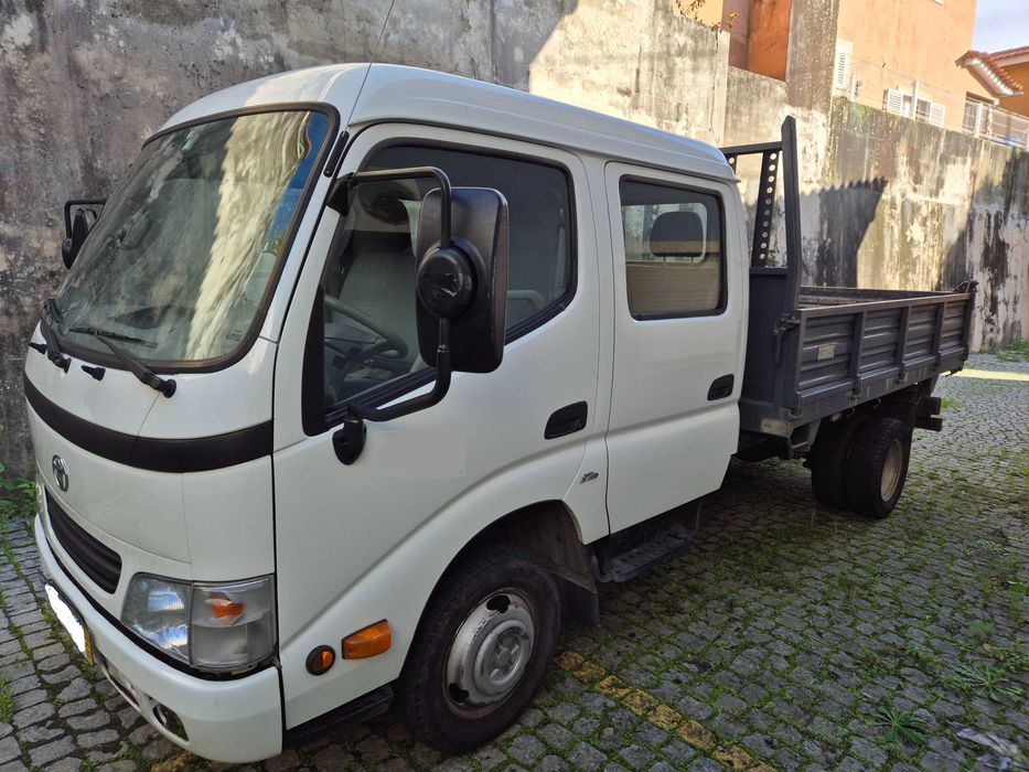 Toyota Dyna Cabine Dupla