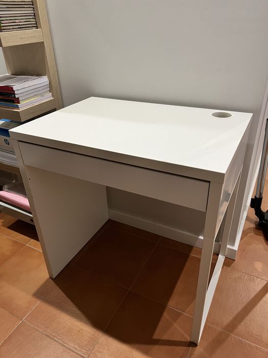 2 secretárias em bom estado