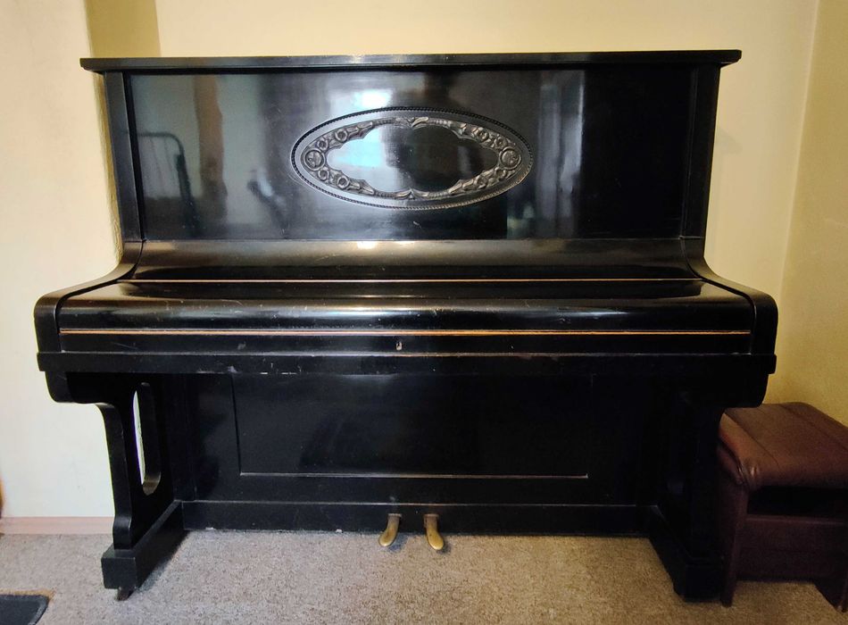Pianino Ernst Häusler