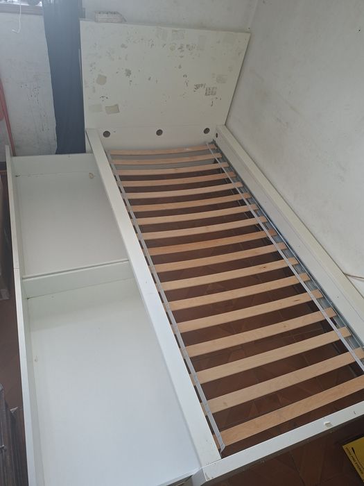 Vendo cama com duas gaventas