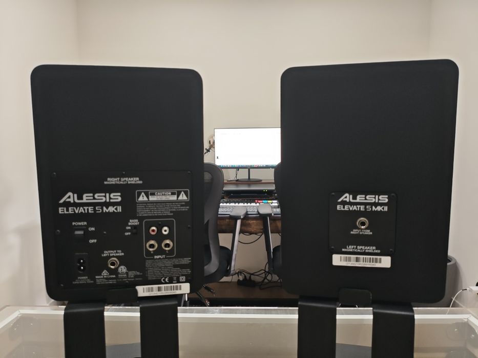 Colunas Monitores de Estúdio Alesis Elevate 5MkII