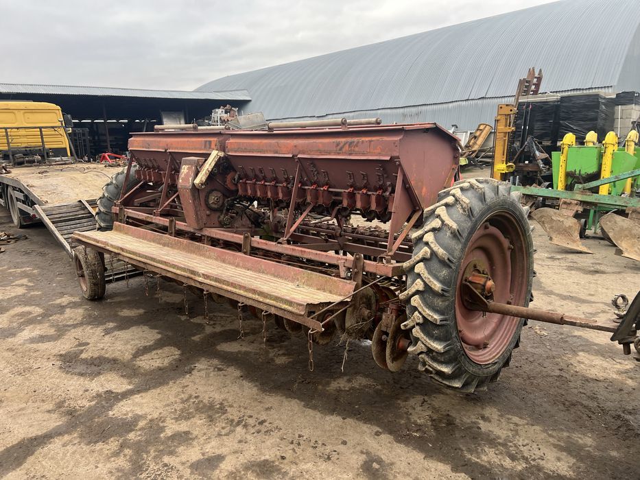 Сівалка Сз3.6 з транспортним положенням