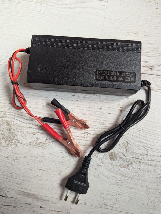 Зарядное устройство 14.6v 10A Lifepo4