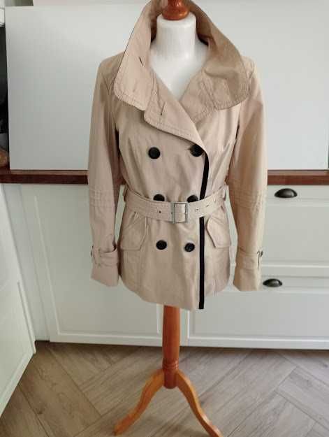 Prochowiec, trencz beżowy