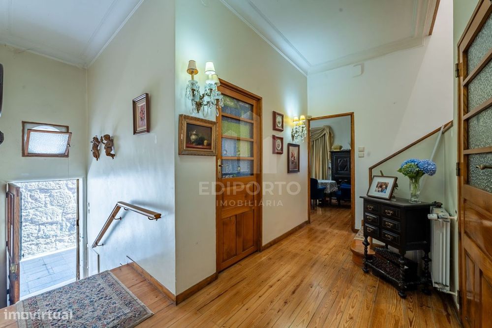 Detached House with 3 Facades on Rua Soares dos Reis, Prime Area of Gaia – RESERVED
