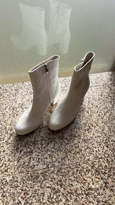Botas de Cano Curto Brancas
