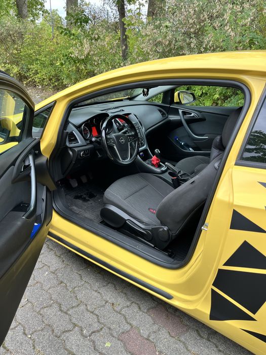 Opel Astra J GTC 1.4 Turbo + LPG | 2012 |