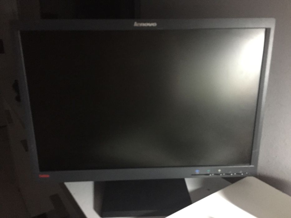 Monitor lenovo L2250p wide