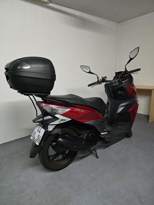 Sym jet 14 com top case