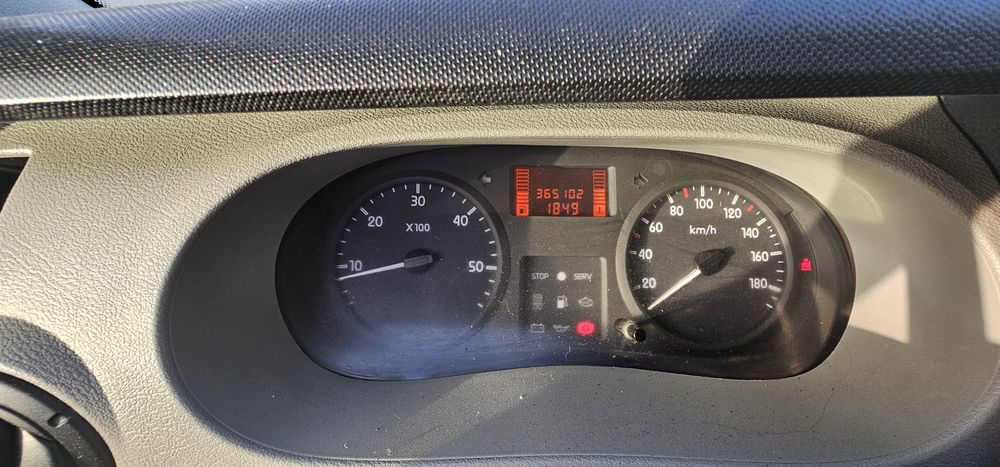 Renault Master 2.5 dCi Caixa Fechada