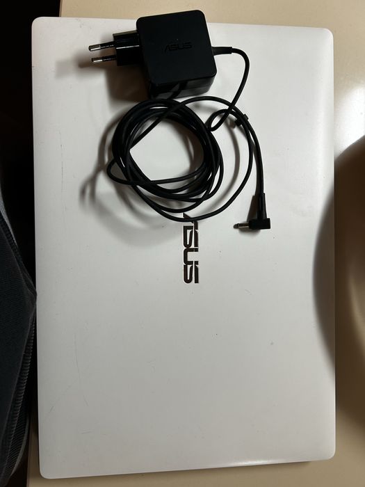 Portátil azus branco