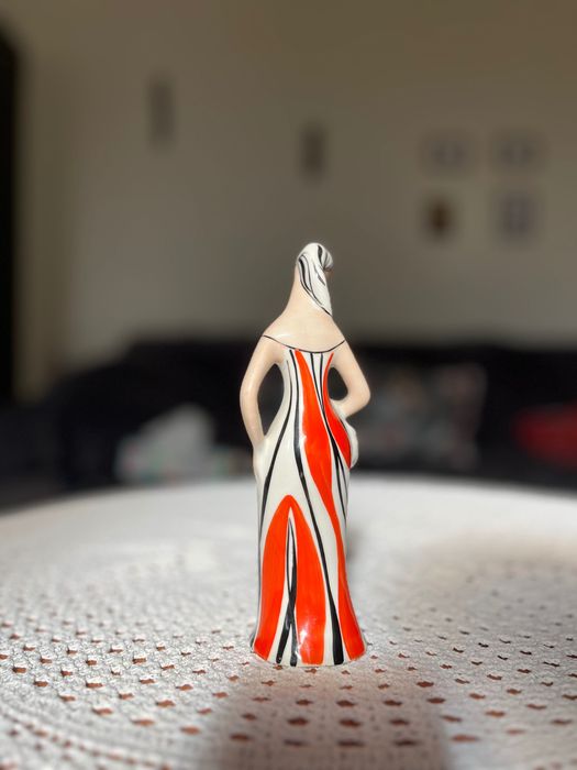 Figurka Grzybiarka (Dama z koszem) –WAWEL, 1957 r.