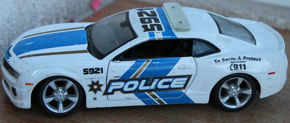 Машина Maisto Chevrolet Camaro SS RS Police 2010 (124)