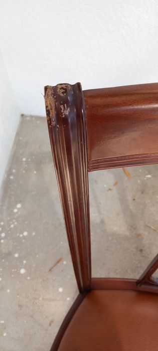 Mesa de sala oval  extensível + conjunto cadeiras