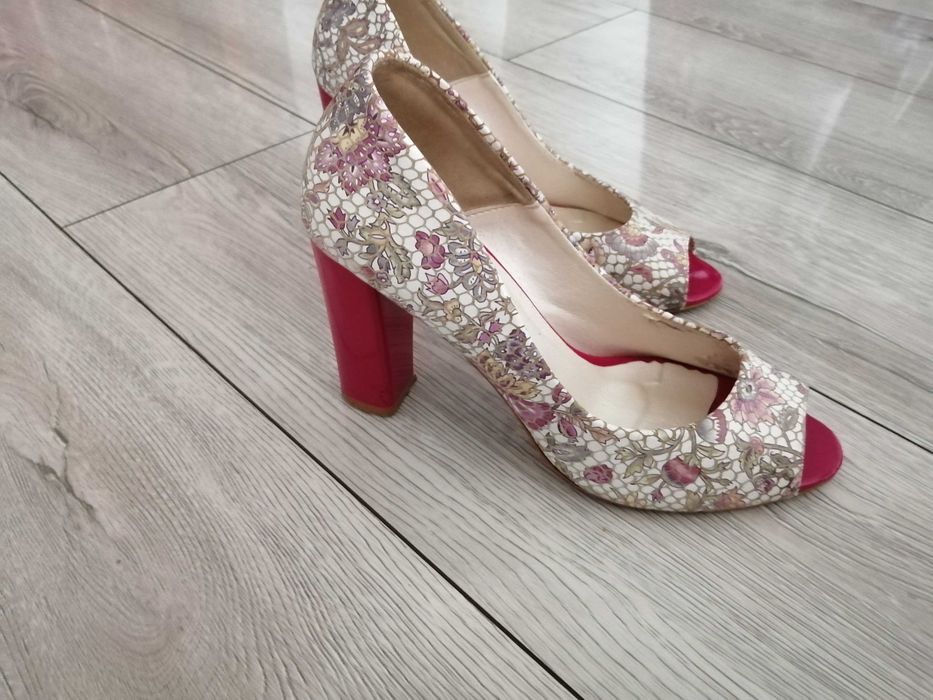 Buty na obcasie, buty na słupku skórzane 39/40