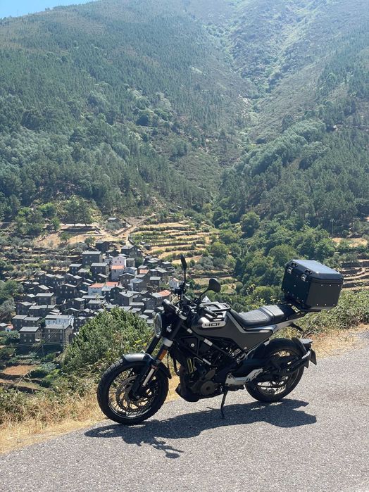 Moto scrambler - Husqvarna 401 Svartpilen 2022