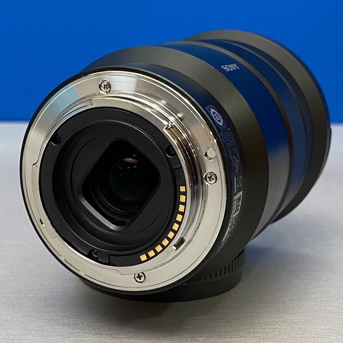 Sony E 18-105mm f/4 G PZ OSS