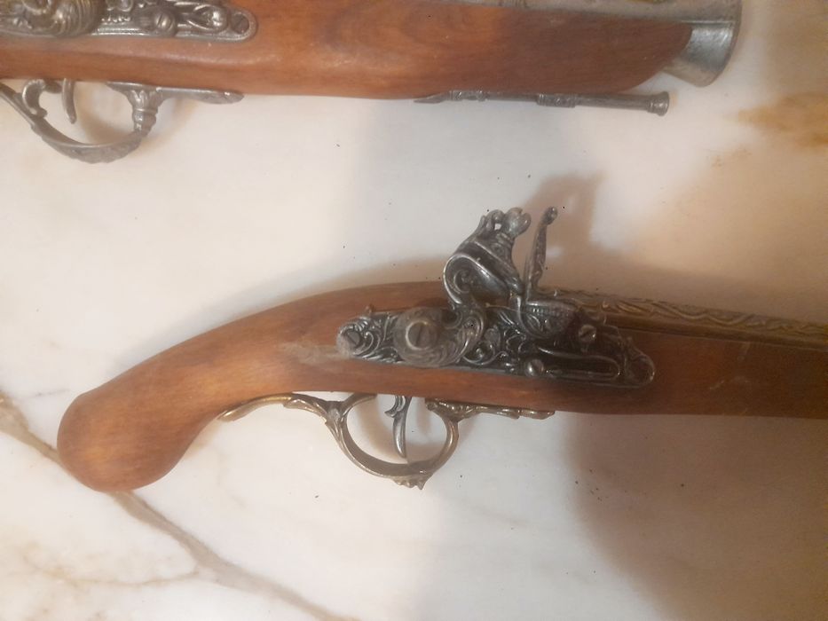 Conjunto de 2 Réplicas Pistolas de Pederneira Antigas