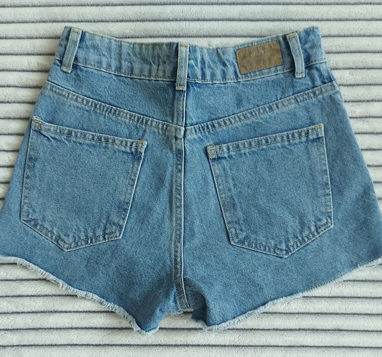 Продам шорти розмір S-M